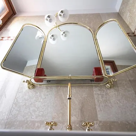 לינה וארוחת בוקר Liberty 3*