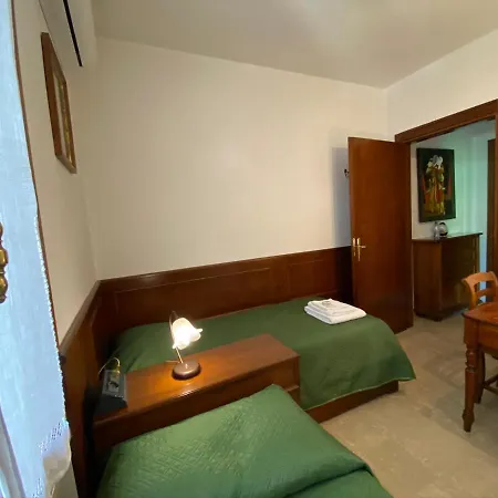 Liberty לינה וארוחת בוקר ורונה