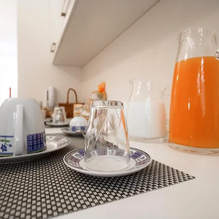 לינה וארוחת בוקר Liberty ורונה