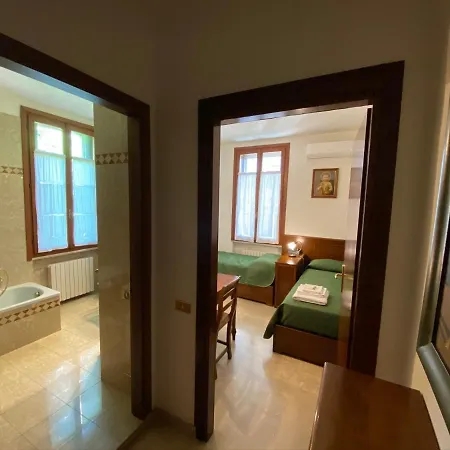 Alla Liberty Bed & Breakfast 3*